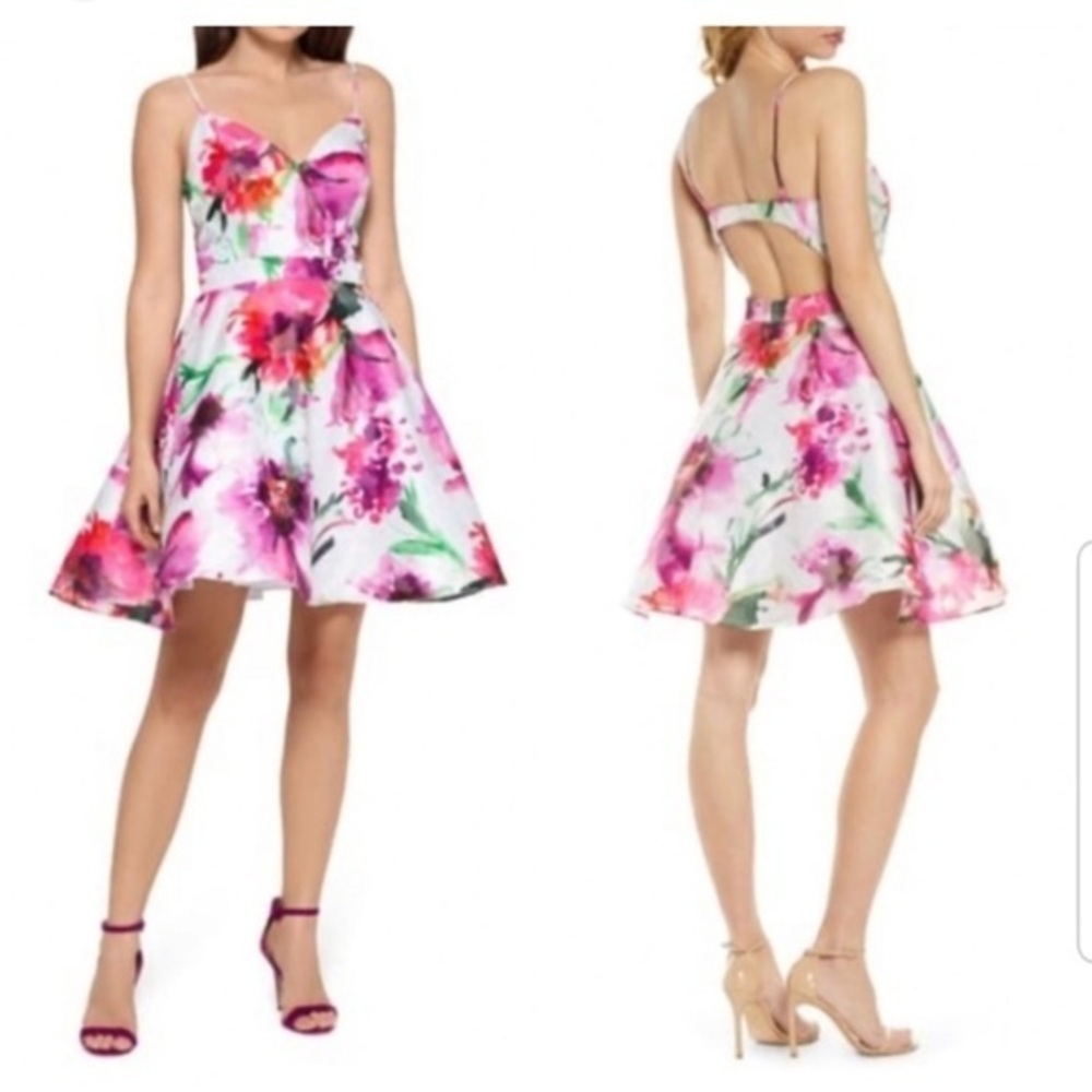 See Clip 😍 Xscape White Floral Open Back Fit & Flare Party Dress